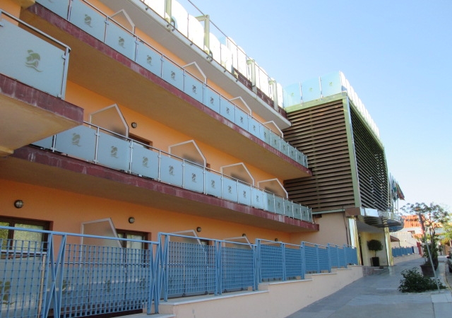 Avenida de los Conquistadores. Edificio destinado a HOTEL -APARTAMENTO, denominado MARTIN ALONSO PINZON, Mazagón, Huelva