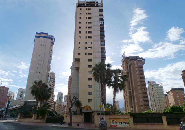 la Avenida L' Aigüera, calle Sella y calle Callosa D' En Sarria, Edif.Albero, garaje 9, BENIDORM, Alicante/Alacant