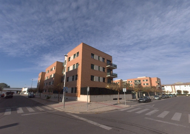 URBANA.- NÚMERO SEIS-VEINTISEIS. Plaza de garaje en planta de sótano del conjunto inmobiliario de tres bloques con cinco portales edificados sobre parcela R-4 de la UE SE-01/162 REINA SOFÍANORTE de Mérida., Mérida, Badajoz