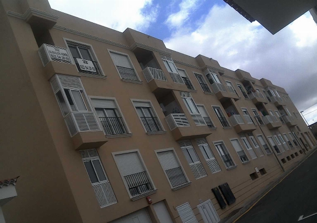 Número setenta.- Vivienda señalada como vivienda “VIV​301” de régimen interno, en planta tercera del edificio, sito en el término municipal de La Laguna, pago de Tejina, en Calle Camino Spoleto, La Laguna, Santa Cruz de Tenerife