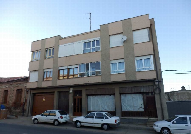 AV. Portugal 16, LA BAÑEZA, León