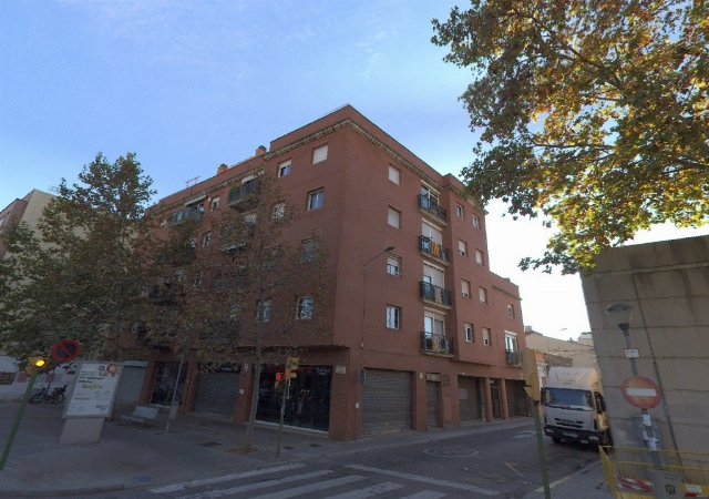 Carretera de Barcelona, núms del 210-220, formando esquina, otro frente, con la calle Manso, números del 1 al 5, integrado por las escaleras A y B, Sabadell, Barcelona